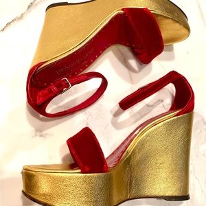 YVES SAINT ❌SOLD❌LAURENT TOM FORD 2003 CHERRY RED VELVET PLATFORM WEDGE GOLD